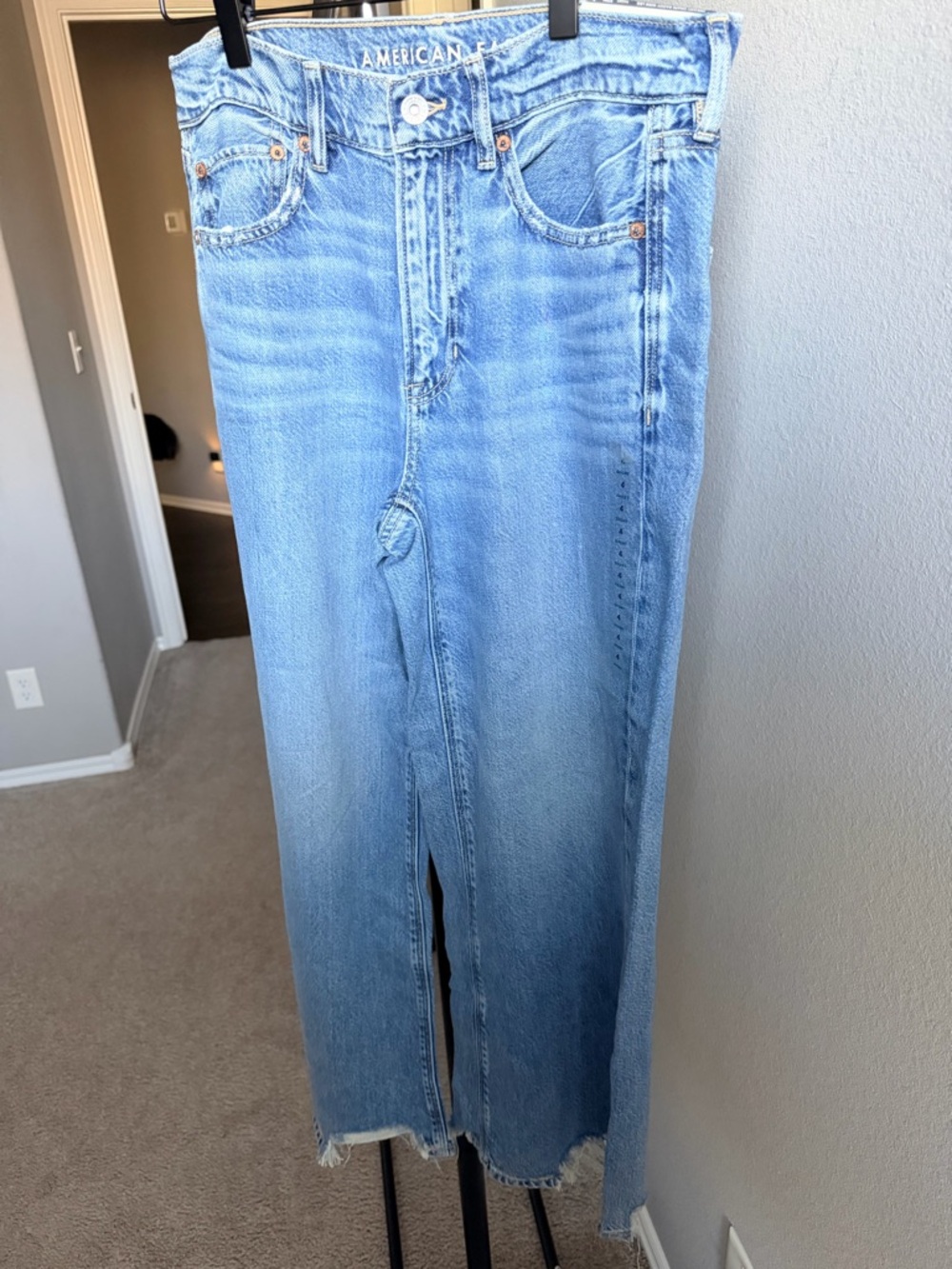 American Eagle Outfitters Light Wash Wide Leg Jeans - Picture 2 of 2
